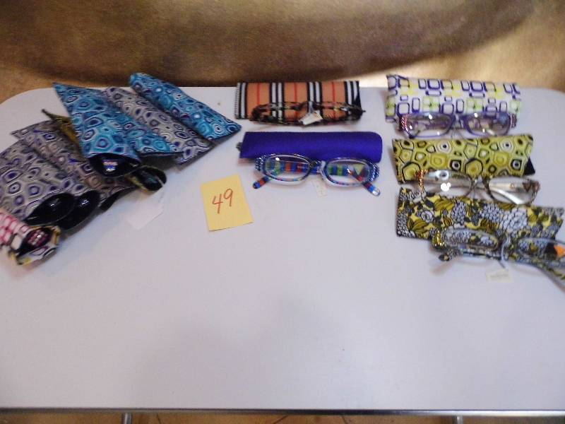 lot 49 image: Readers wMatching Cases