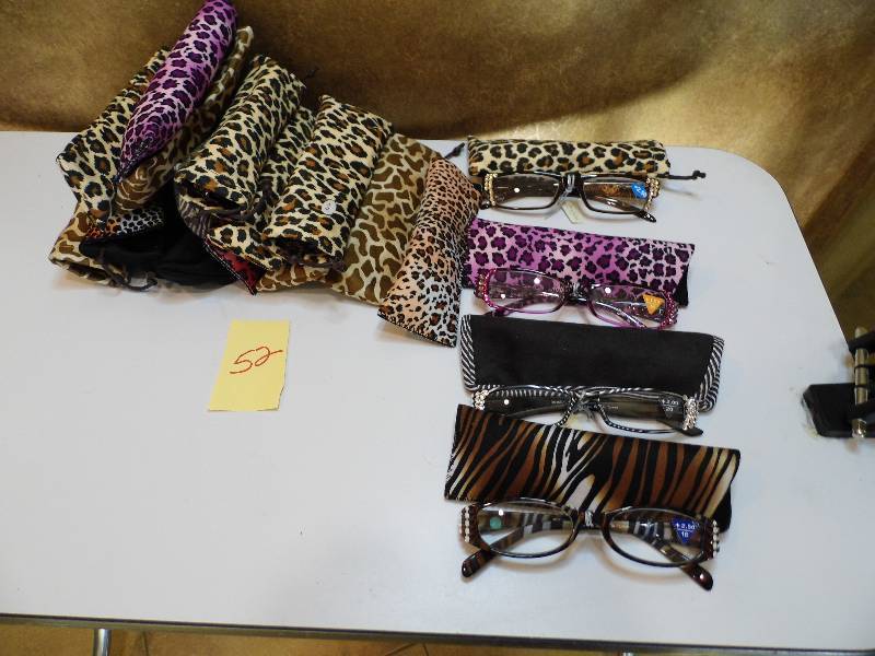 lot 52 image: Readers wMatching Cases