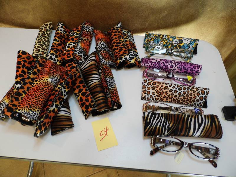 lot 54 image: Readers wMatching Cases