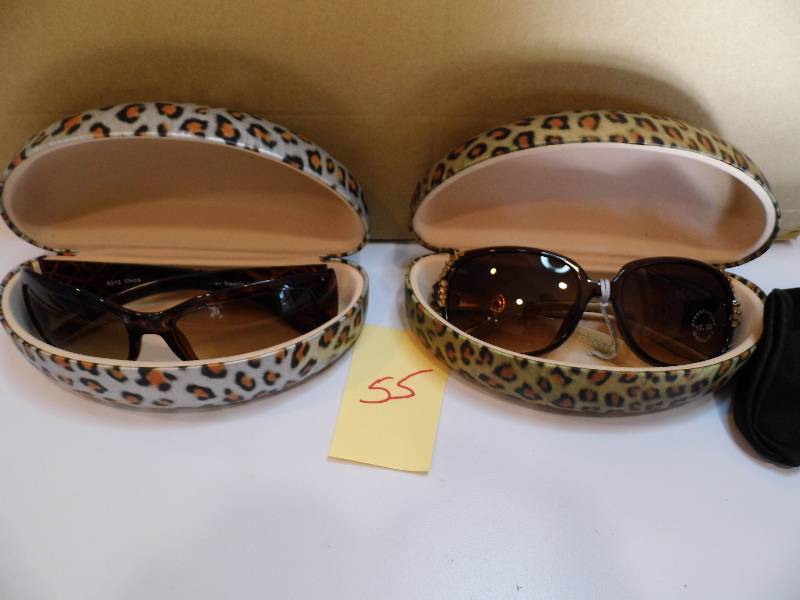 lot 55 image: Assorted Sunglass Readers & Readers w Matching Cases