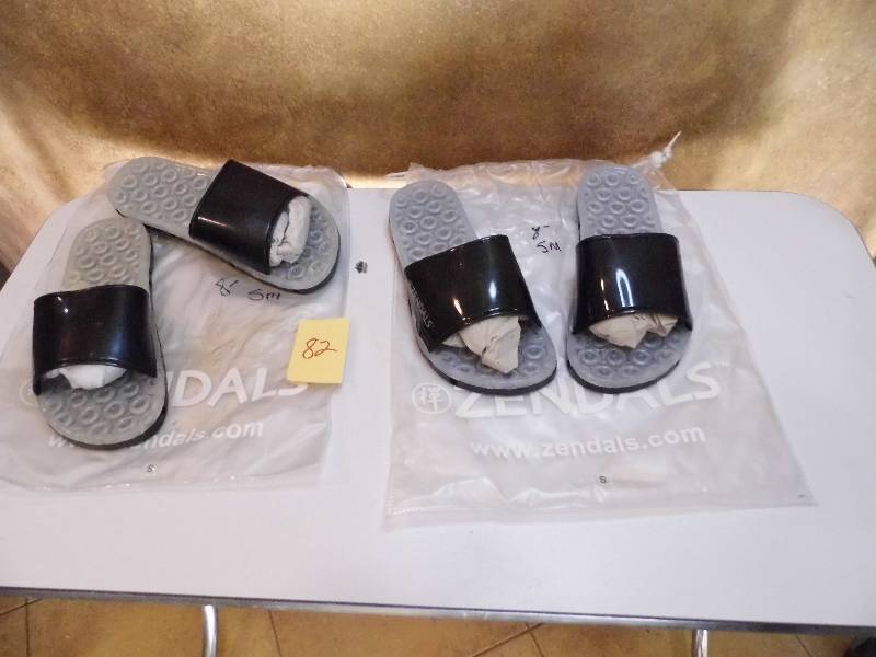 lot 82 image: Lot of 2 Pair Sandals