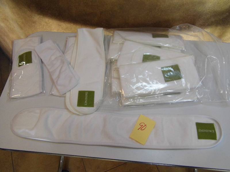 lot 90 image: Lot of Headbands