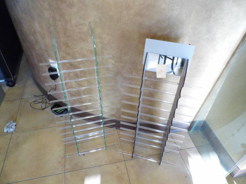 lot 103 image: Sunglass Holder