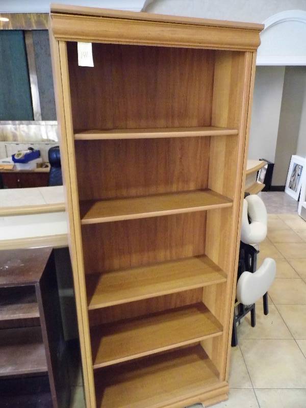lot 141 image: Shelf
