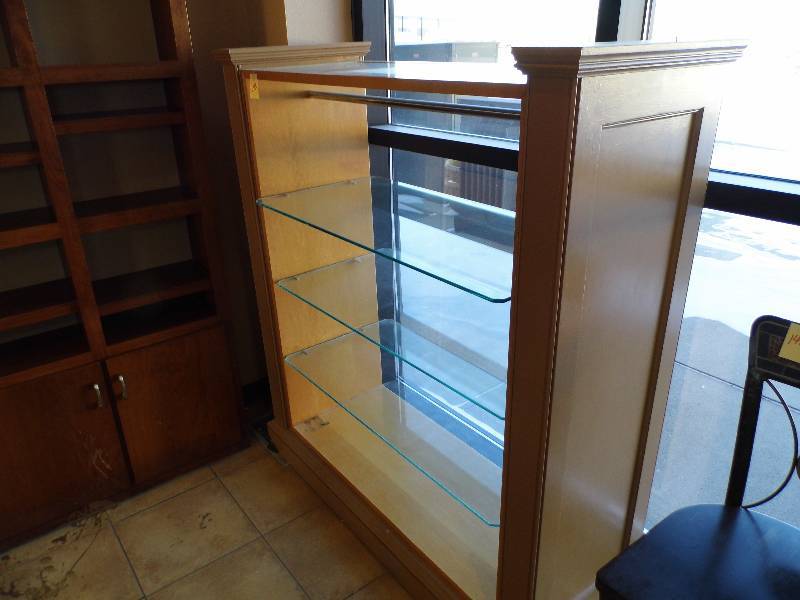 lot 143 image: Shelf Display