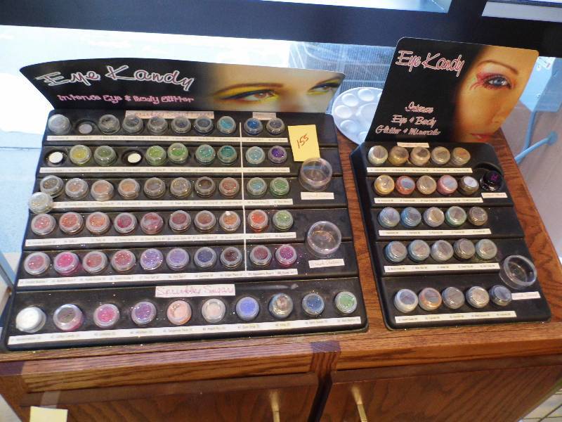 lot 155 image: Eye Kandy Displays w Sample Product