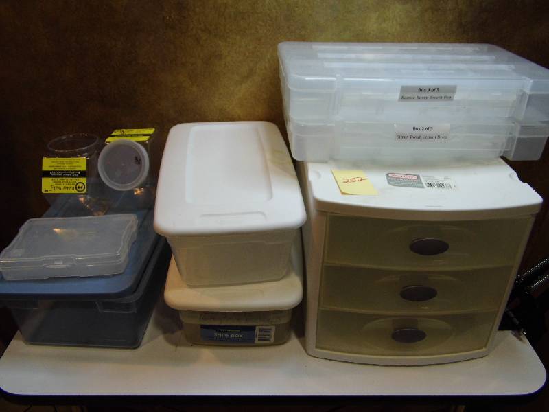 lot 252 image: Organizer