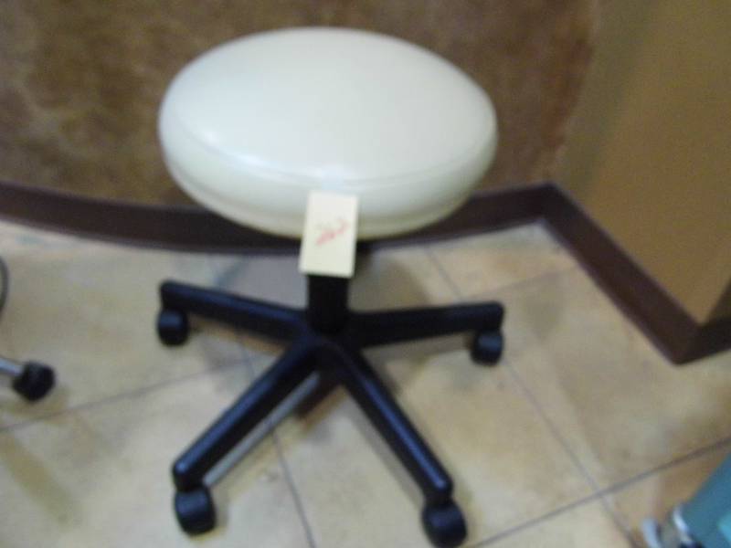 lot 262 image: Rolling Stool