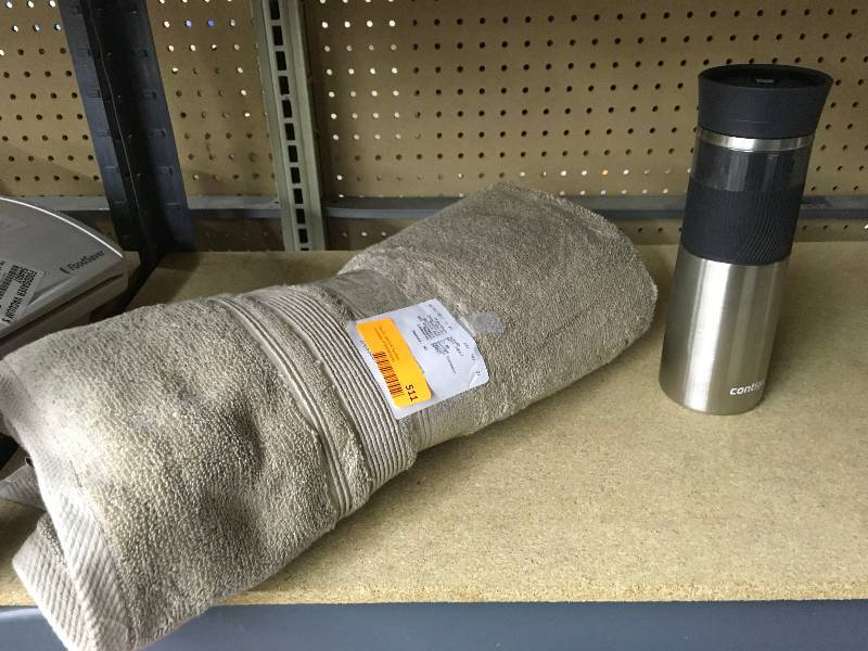 BATH SHEET AND THERMAL MUG