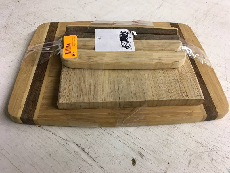 BAMBOO CUTTING BOARD