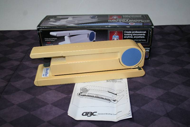 Three Hole PunchCollator