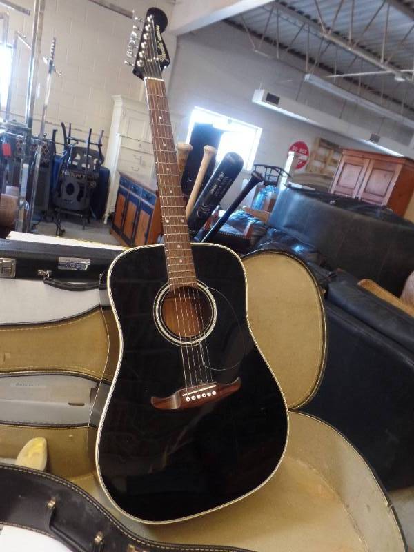 lot 804 image: ACOUSTIC GUITAR WITH CASE