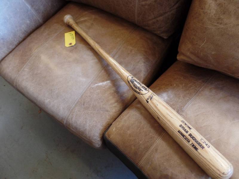lot 816 image: MN TWINS GAME USED BAT