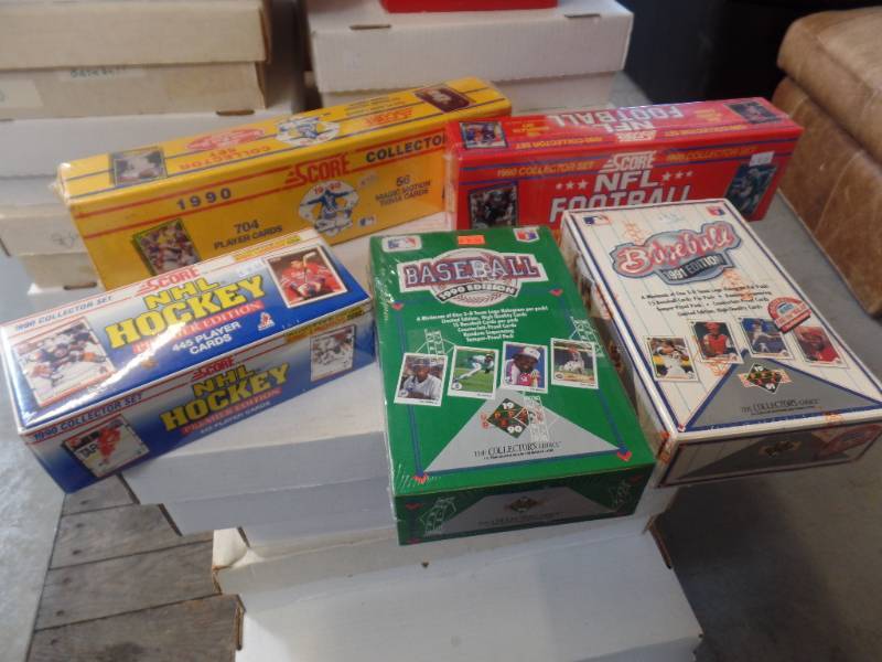 lot 819 image: 70,000  BASEBALL CARDS