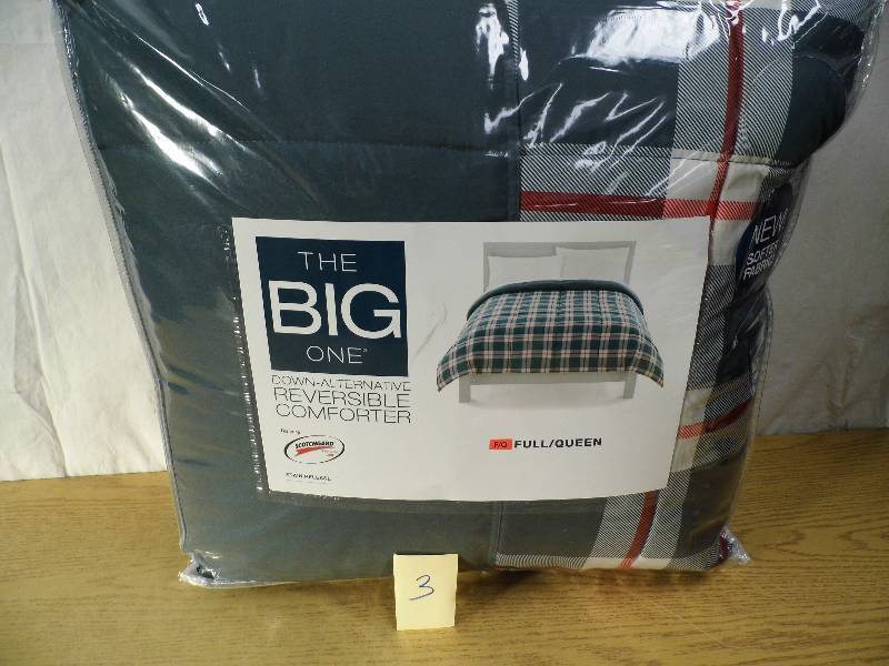 lot 3 image: The Big One 8 Pc Bed Set - FULLQUEEN