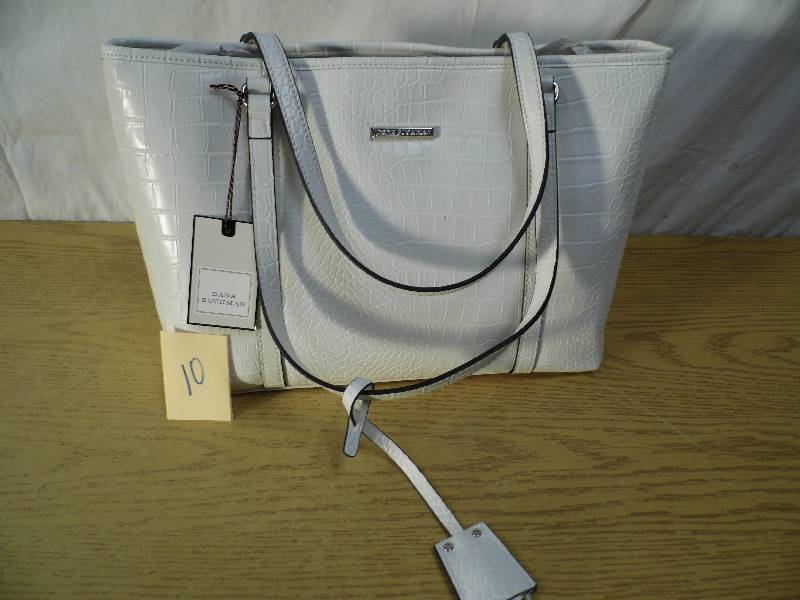 lot 10 image: Dana Buckman Purse