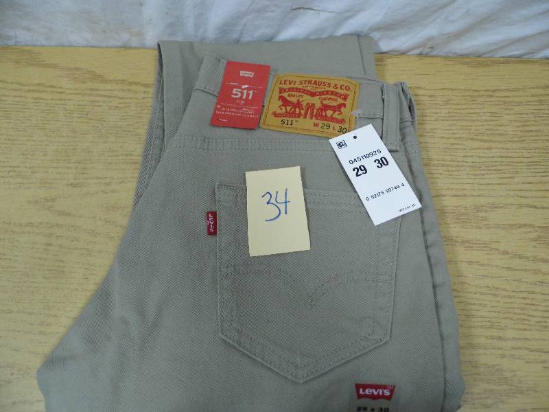 lot 34 image: Levis Jeans - 2930