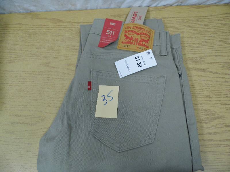 lot 35 image: Levis Jeans - 3130