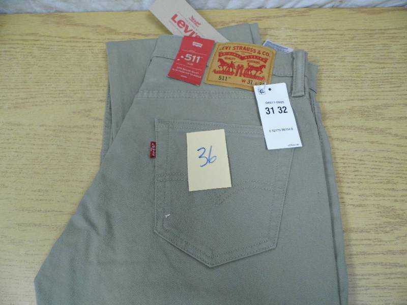 lot 36 image: Levis Jeans - 3132