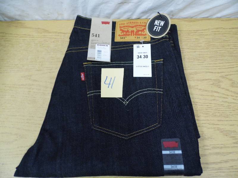 lot 41 image: Levis Jeans - 3430