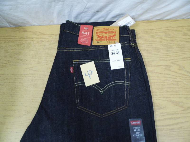 lot 42 image: Levis Jeans - 3434