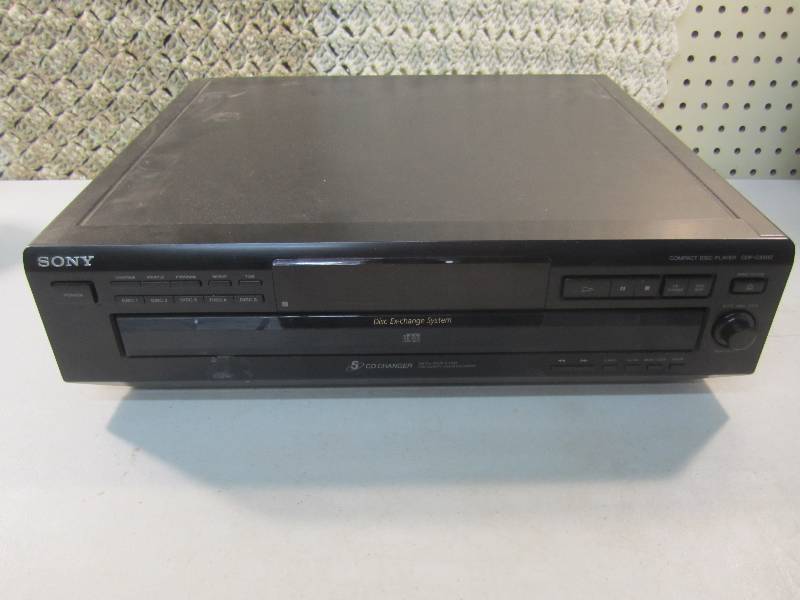 lot 7 image: Sony CDP-C260Z 5-Disc CD Player Pow...