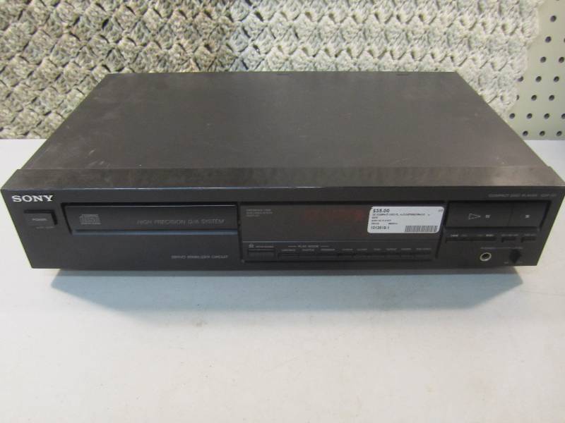 lot 8 image: Sony CDP-23 CD Player Powers on and...
