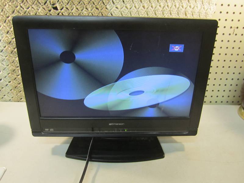 lot 11 image: Emerson 19 TVMonitorDVDCD Power...