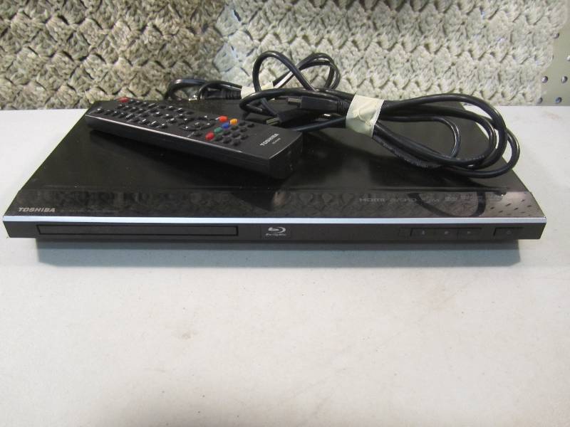 lot 22 image: Toshiba Blue Ray Disk Player with R...
