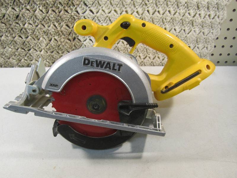 lot 41 image: Dewalt XRP 18 Volt Cordless Saw 6.5...