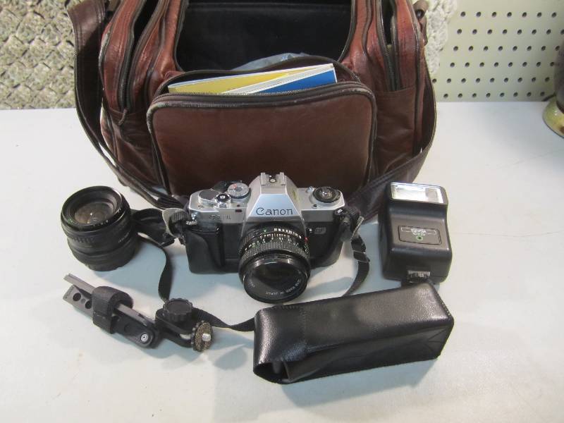 lot 82 image: Canon AL-1 Camera with Accessories ...