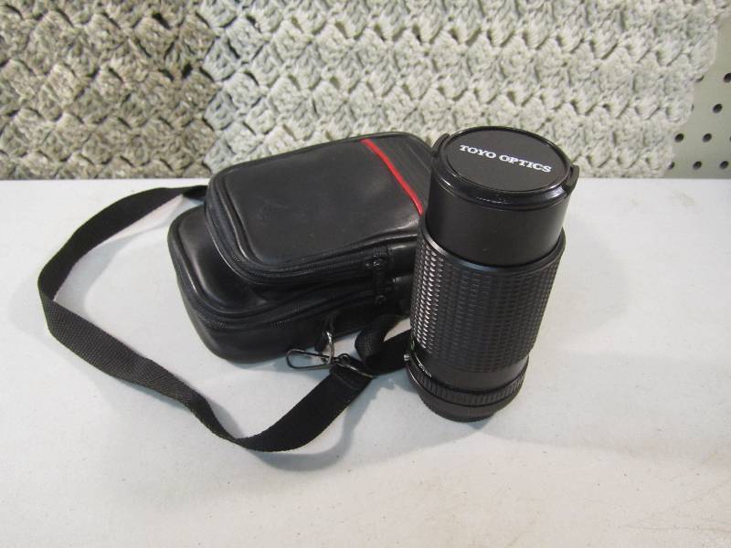 lot 86 image: Toyo Optics 75-200mm Camera Zoom Le...
