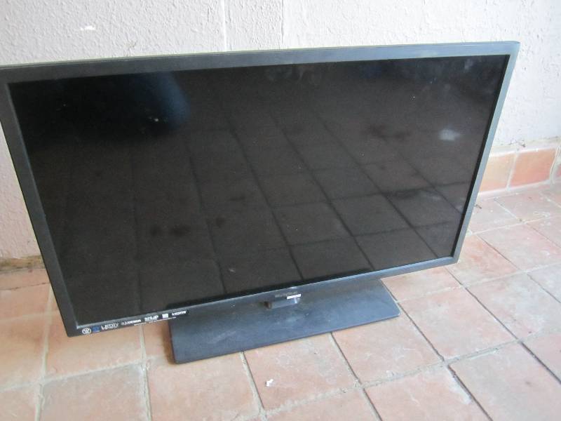 lot 89 image: 32 Westinghouse LED TV Untested No...