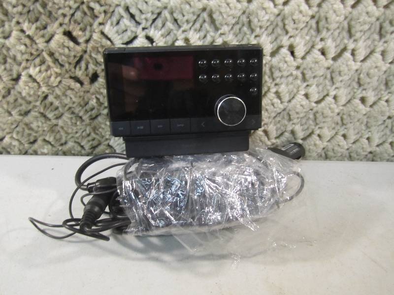 lot 96 image: Sirius XDPIV1 XM Radio with Cords U...