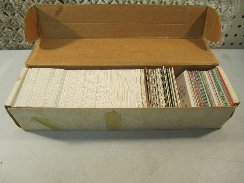 lot 122 image: Box of Mixed Baseball Cards...