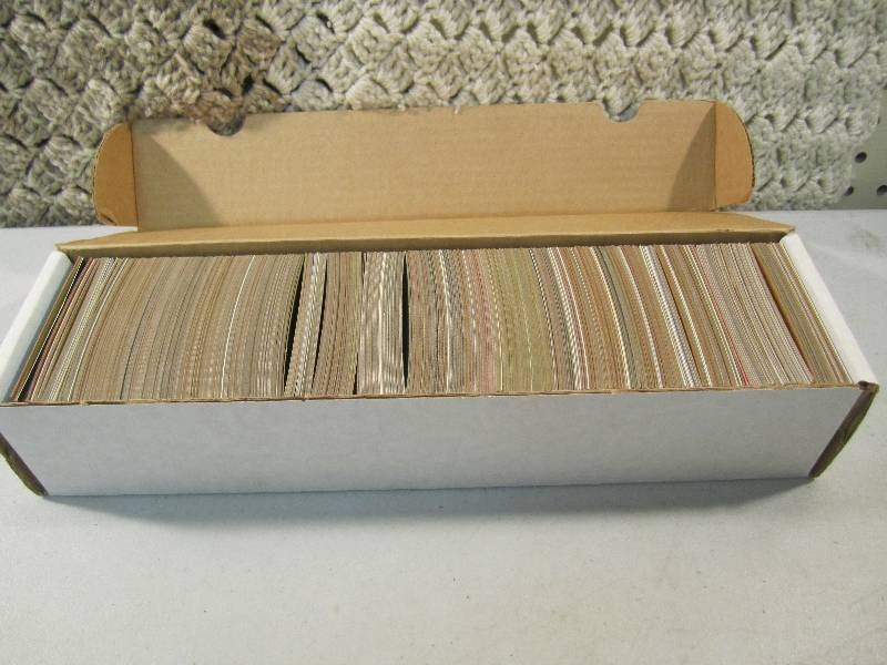 lot 124 image: Box of Mixed Baseball Cards...