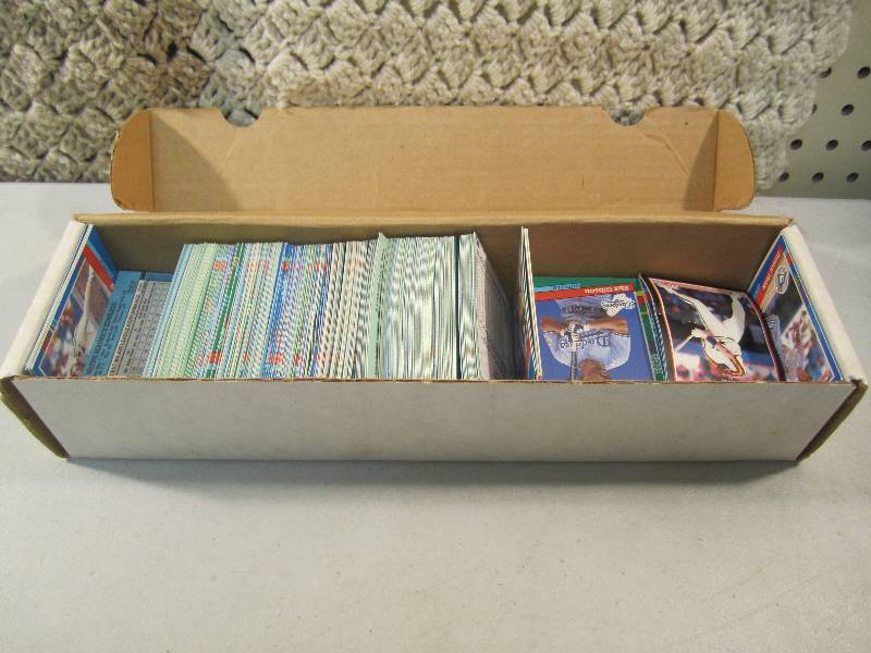 lot 126 image: Box of Mixed Baseball Cards...