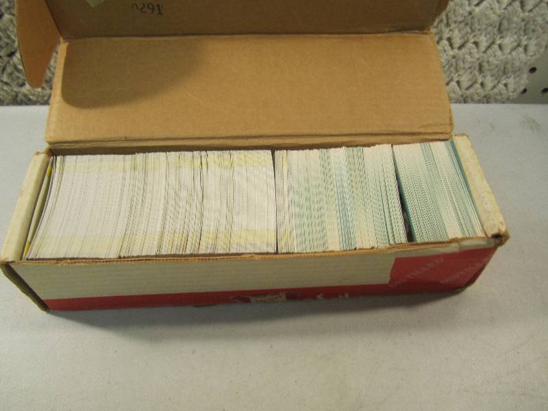 lot 139 image: Box of Fleer Baseball Cards...