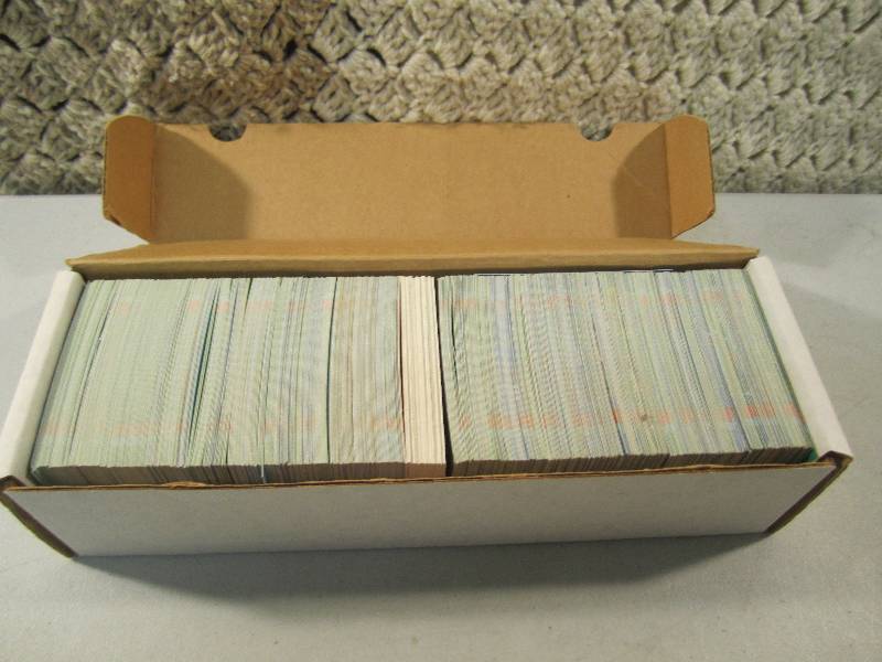 lot 134 image: Box of Leaf Baseball Cards...