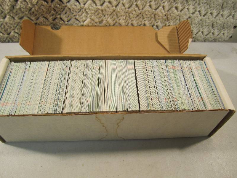 lot 135 image: Box of Mixed Baseball Cards...