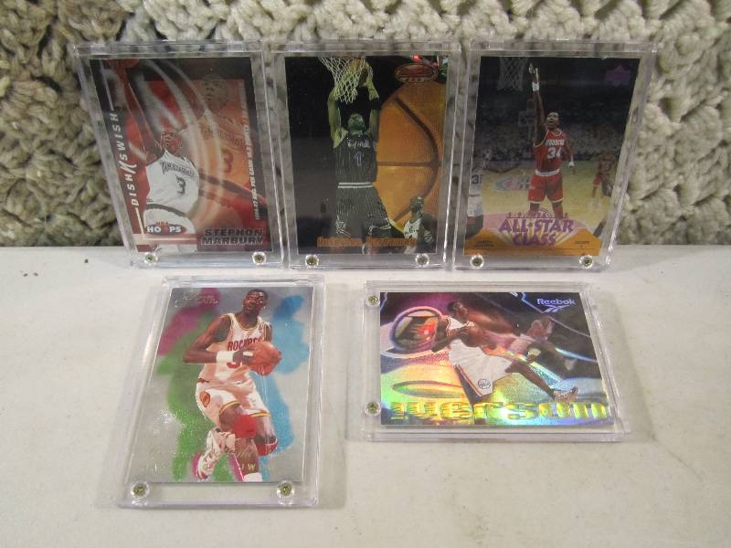 lot 143 image: Lot of 5 Collector Basketball Cards...