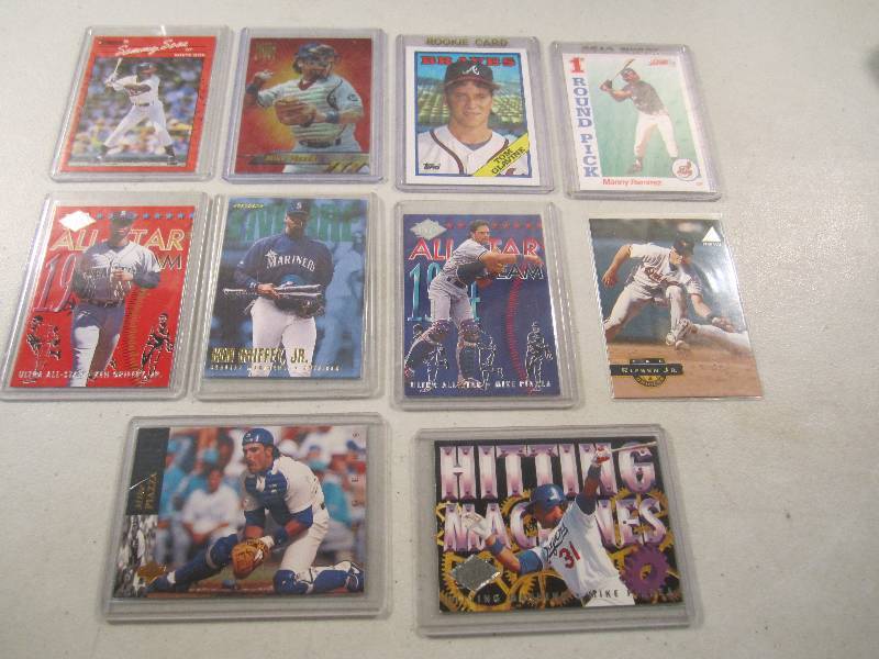 lot 164 image: Lot of 10 Baseball Cards in Sleeves...