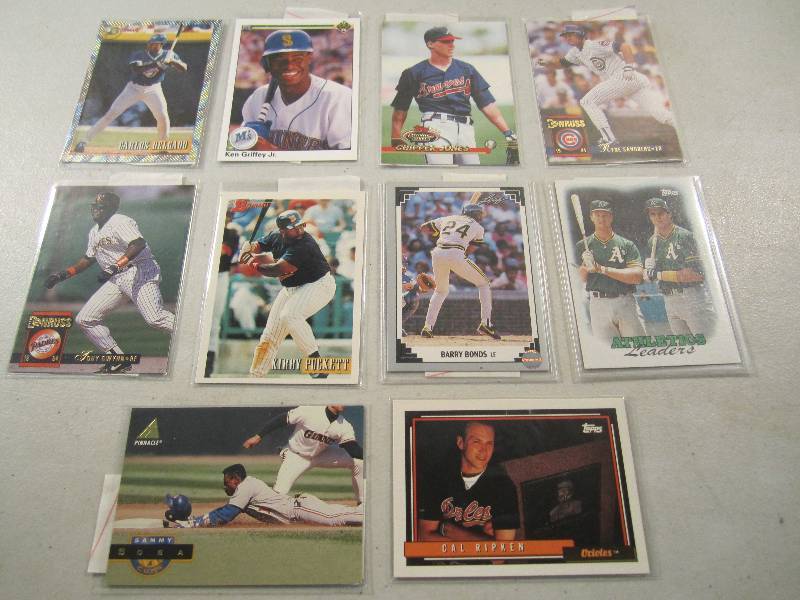 lot 167 image: Lot of 10 Baseball Cards in Sleeves...