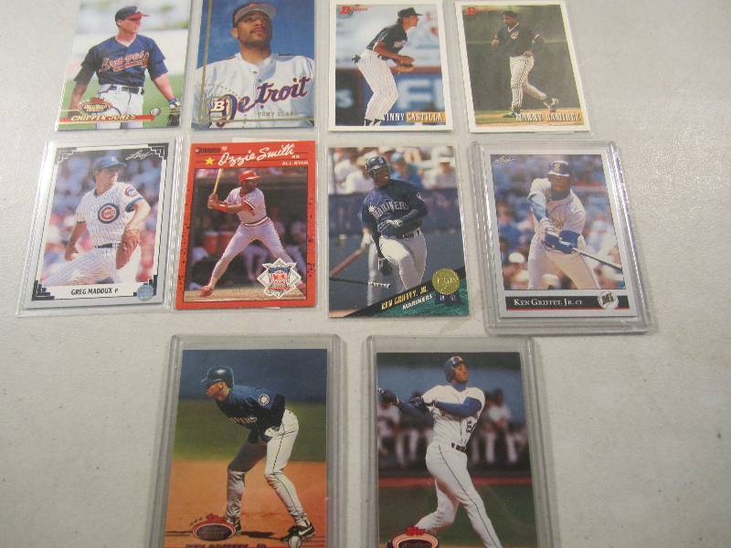 lot 168 image: Lot of 10 Baseball Cards in Sleeves...