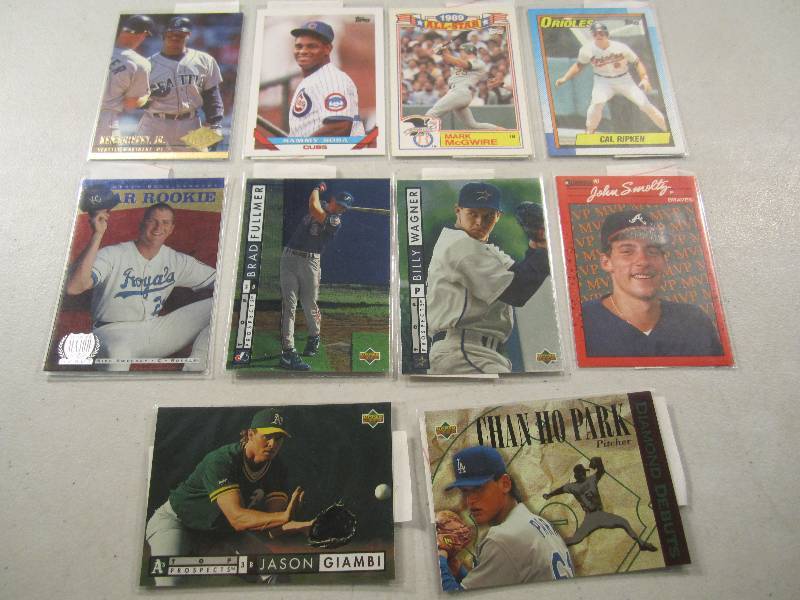 lot 175 image: Lot of 10 Baseball Cards in Sleeves...