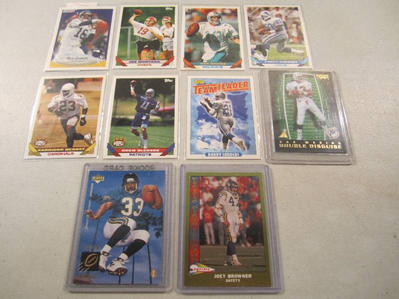 lot 178 image: Lot of 10 Football Cards in Sleeves...