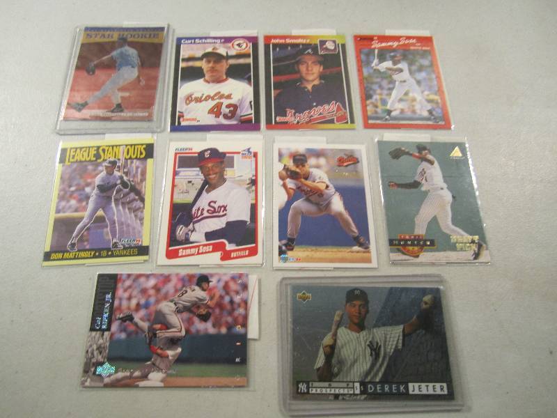 lot 189 image: Lot of 10 Baseball Cards in Sleeves...