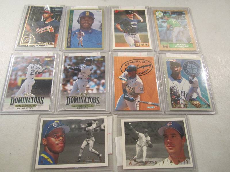 lot 191 image: Lot of 10 Baseball Cards in Sleeves...