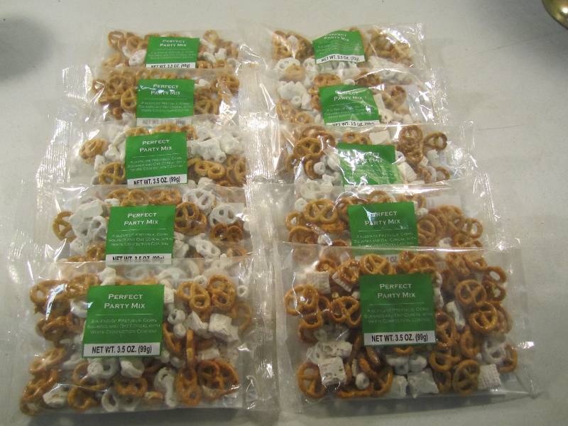 lot 266 image: Lot of 10 Bags Perfect Party Mix Be...