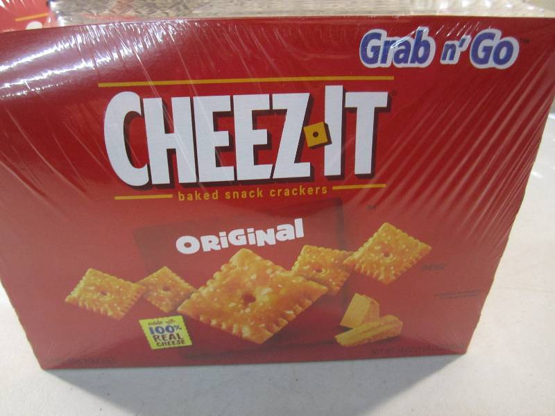lot 278 image: Lot of 12 Grab n Go Bags Cheez-It ...